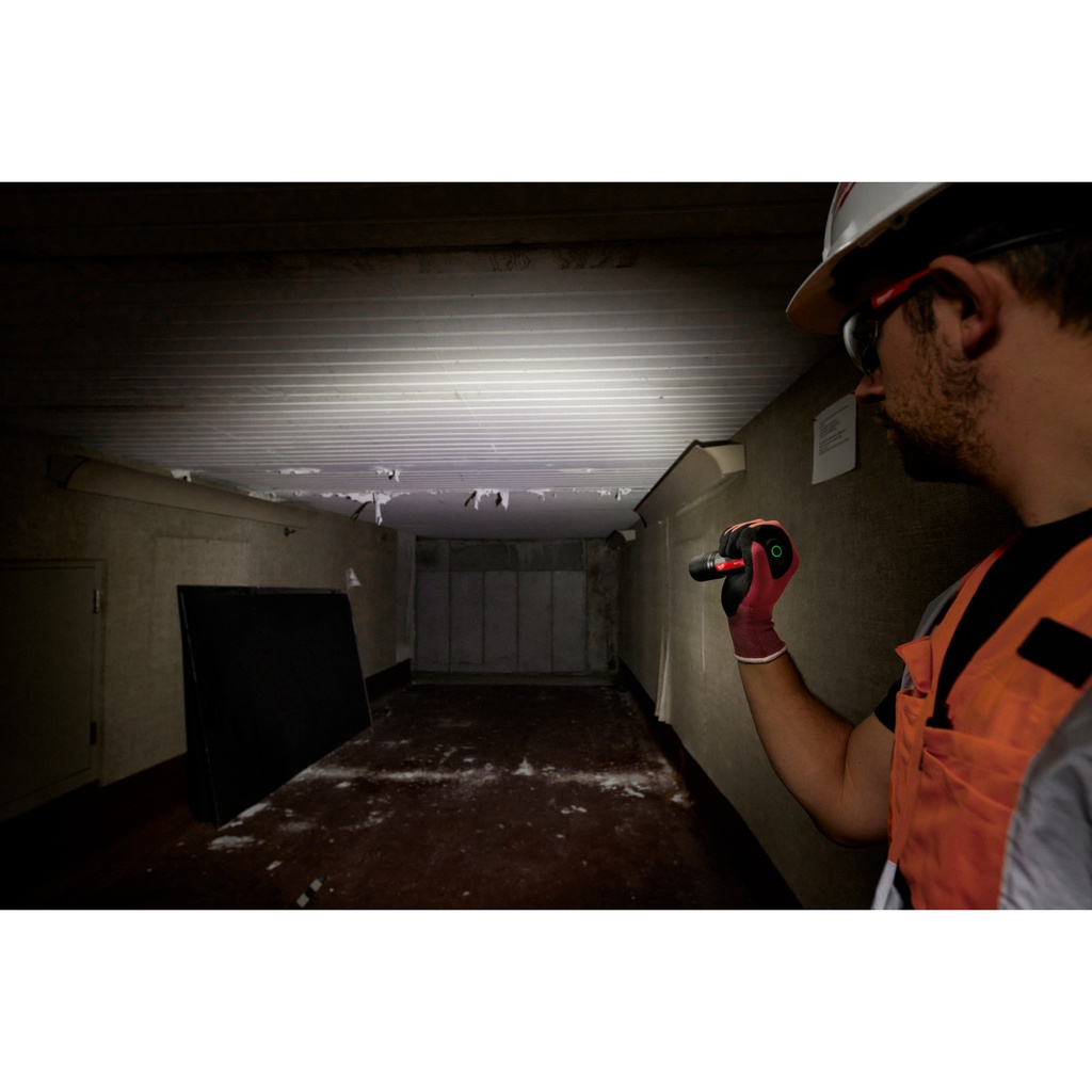 LINTERNA LED RECARGABLE USB 2000L 2162-21 MILWAUKEE