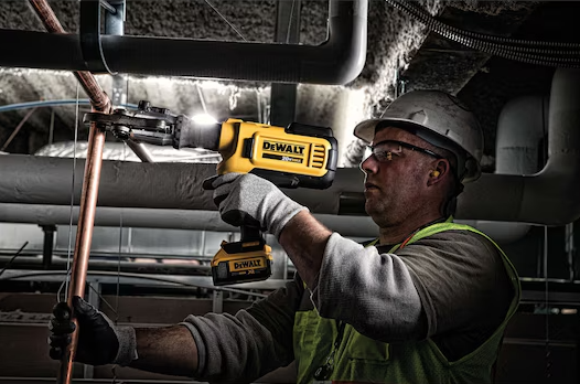 PRENSA TUBERIA INALAMBRICA 1/2" A 2"  20V DCE200M2K DEWALT