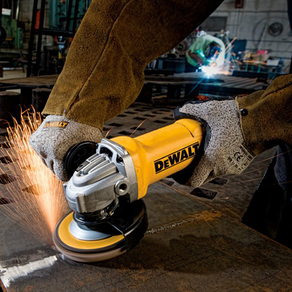 ESMERILADORA ANGULAR 4-1/2"/5" 1500 W DWE4315B3 DEWALT